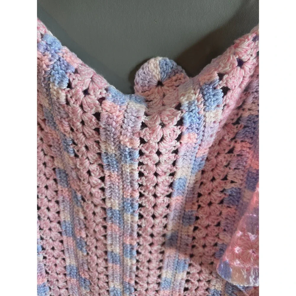 Handmade Crochet Baby Blanket Pink Purple Variegated Scalloped Edge 34x34